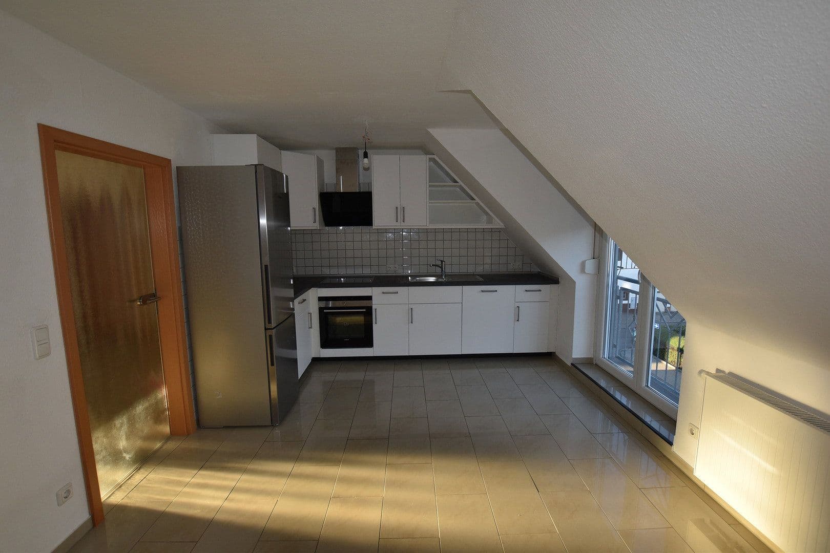 Prenájom bytu 4-izbový 120 m², Koblenz, Porýnie-Falcko Prenájom bytu 4-izbový 120 m², Koblenz, Porýnie-Falcko