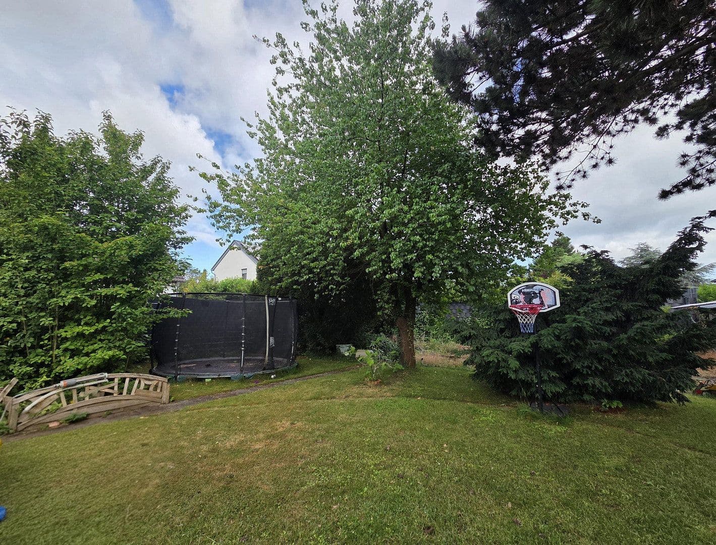 Predaj domu 134 m², pozemek 911 m², Dannstadt-Schauernheim, Porýnie-Falcko Predaj domu 134 m², pozemek 911 m², Dannstadt-Schauernheim, Porýnie-Falcko