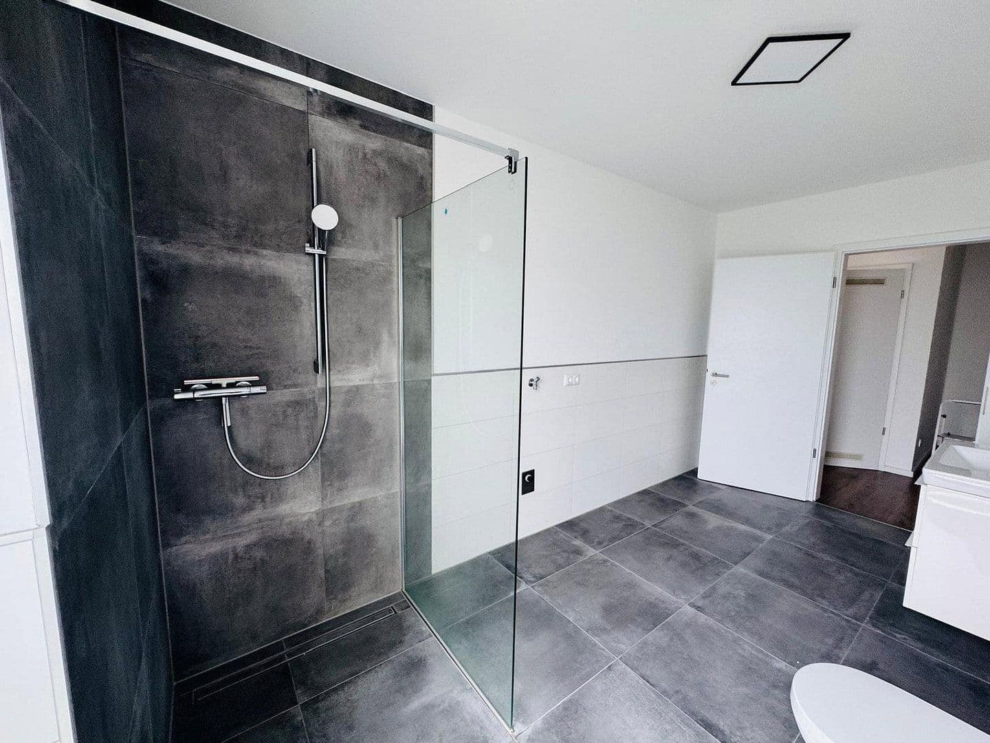 Prenájom bytu 3-izbový 92 m², Brühlstr. 27b, Wassenberg, Severné Porýnie - Westfálsko Prenájom bytu 3-izbový 92 m², Brühlstr. 27b, Wassenberg, Severné Porýnie - Westfálsko