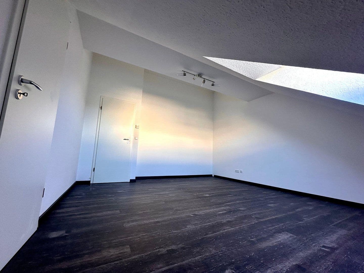 Predaj domu 130 m², pozemek 149 m², Glienicke/Nordbahn, Brandenbursko Predaj domu 130 m², pozemek 149 m², Glienicke/Nordbahn, Brandenbursko