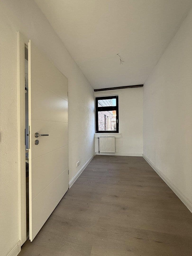 Prenájom bytu 4-izbový 90 m², Heidenberg 89, Apolda, Durínsko Prenájom bytu 4-izbový 90 m², Heidenberg 89, Apolda, Durínsko