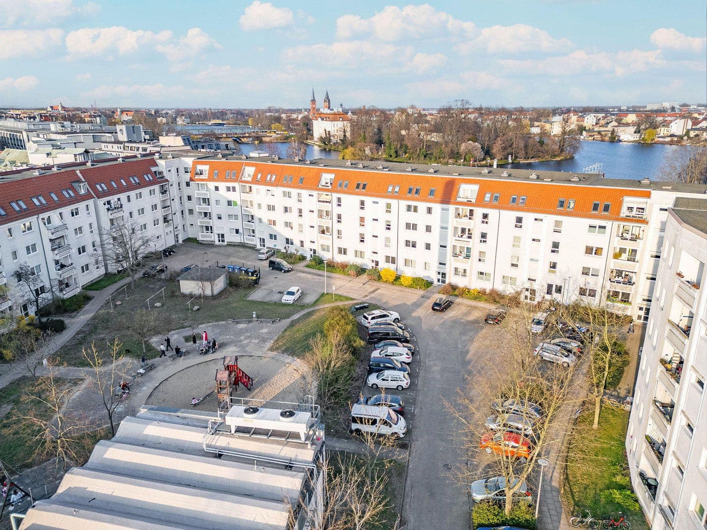 Prenájom bytu 25 m², Grünauer Str. 52, Berlin, Berlín Prenájom bytu 25 m², Grünauer Str. 52, Berlin, Berlín