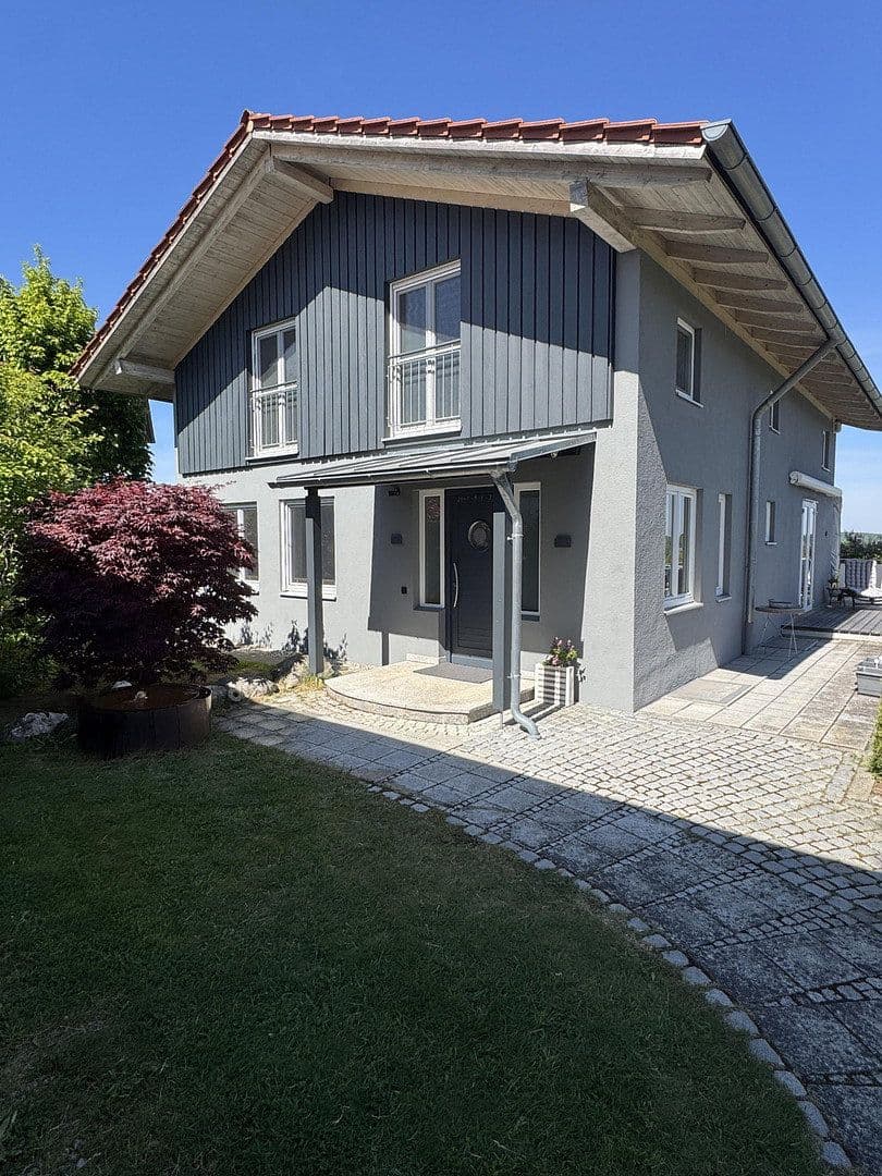 Predaj domu 185 m², pozemek 631 m², Rimsting, Bavorsko Predaj domu 185 m², pozemek 631 m², Rimsting, Bavorsko
