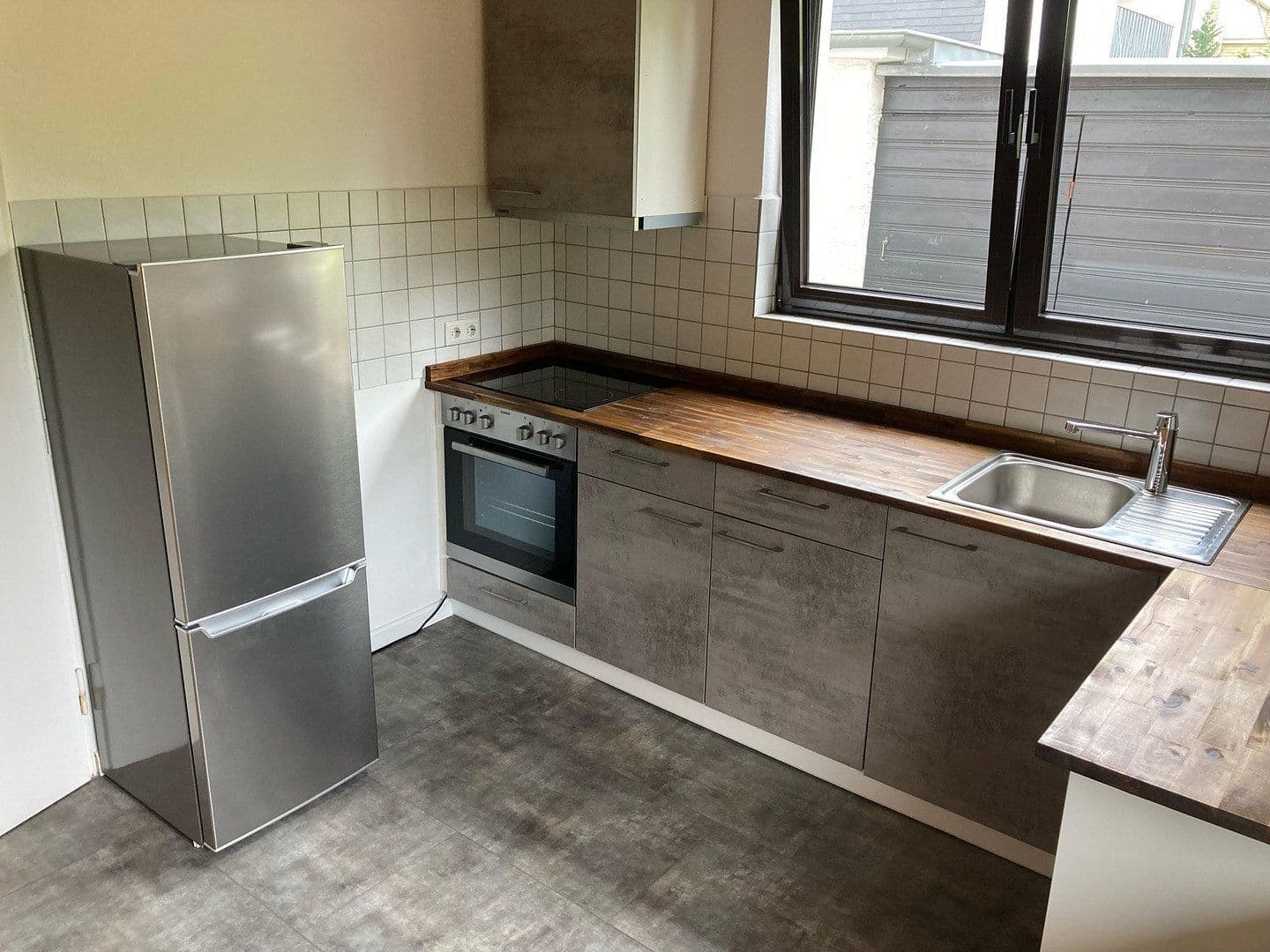 Prenájom bytu 1-izbový 70 m², Köln, Severné Porýnie - Westfálsko Prenájom bytu 1-izbový 70 m², Köln, Severné Porýnie - Westfálsko