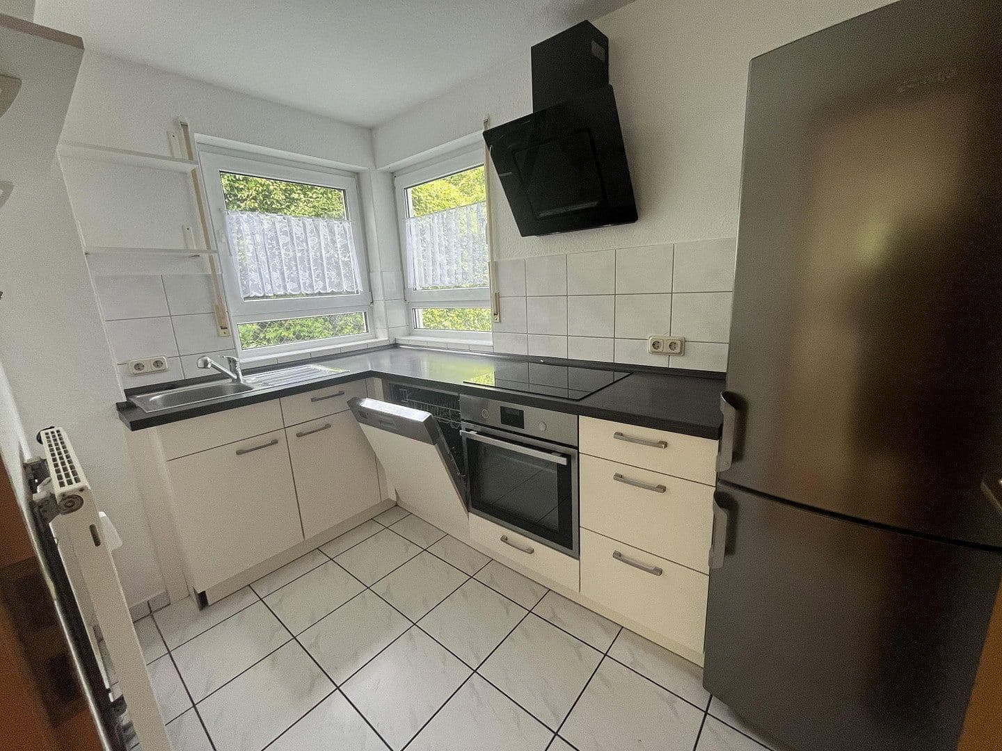 Prenájom bytu 2-izbový 62 m², Stuttgart-Untertürkheim, Bádensko-Wurttembersko Prenájom bytu 2-izbový 62 m², Stuttgart-Untertürkheim, Bádensko-Wurttembersko