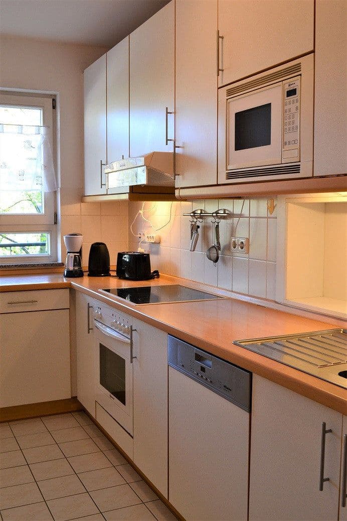 Prenájom bytu 2-izbový 66 m², Am Krusenick 17, Berlin, Berlín Prenájom bytu 2-izbový 66 m², Am Krusenick 17, Berlin, Berlín