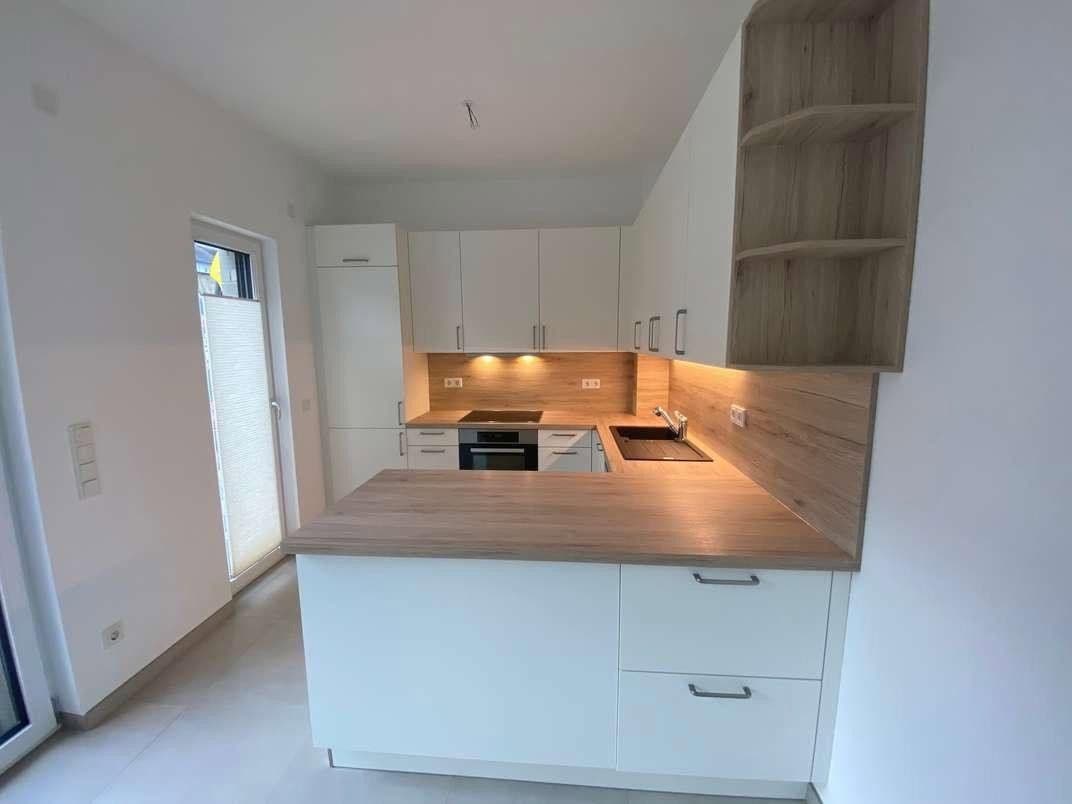 Prenájom bytu 2-izbový 76 m², Pastor-Hellen-Str.1, Troisdorf, Severné Porýnie - Westfálsko Prenájom bytu 2-izbový 76 m², Pastor-Hellen-Str.1, Troisdorf, Severné Porýnie - Westfálsko