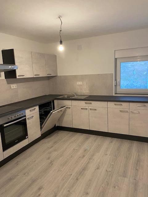 Prenájom bytu 3-izbový 60 m², Frankenheimerstraße 33, Schillingsfürst, Bavorsko Prenájom bytu 3-izbový 60 m², Frankenheimerstraße 33, Schillingsfürst, Bavorsko