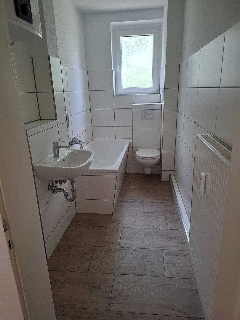 Prenájom bytu 3-izbový 64 m², Marxstr. 5, Seifhennersdorf, Sasko Prenájom bytu 3-izbový 64 m², Marxstr. 5, Seifhennersdorf, Sasko