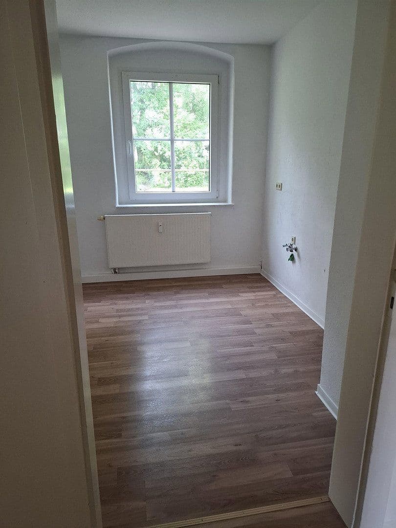 Prenájom bytu 3-izbový 64 m², Marxstr. 5, Seifhennersdorf, Sasko Prenájom bytu 3-izbový 64 m², Marxstr. 5, Seifhennersdorf, Sasko