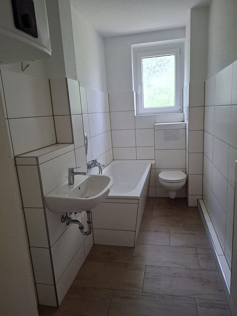 Prenájom bytu 3-izbový 64 m², Marxstr. 5, Seifhennersdorf, Sasko Prenájom bytu 3-izbový 64 m², Marxstr. 5, Seifhennersdorf, Sasko
