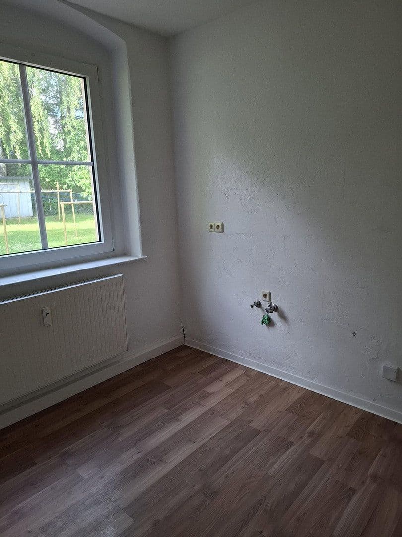 Prenájom bytu 3-izbový 64 m², Marxstr. 5, Seifhennersdorf, Sasko Prenájom bytu 3-izbový 64 m², Marxstr. 5, Seifhennersdorf, Sasko