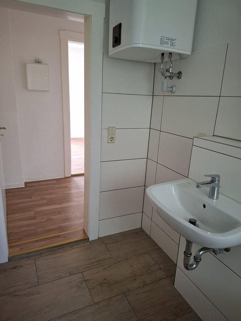 Prenájom bytu 3-izbový 64 m², Marxstr. 5, Seifhennersdorf, Sasko Prenájom bytu 3-izbový 64 m², Marxstr. 5, Seifhennersdorf, Sasko