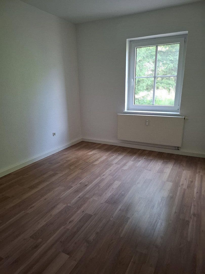 Prenájom bytu 3-izbový 64 m², Marxstr. 5, Seifhennersdorf, Sasko Prenájom bytu 3-izbový 64 m², Marxstr. 5, Seifhennersdorf, Sasko