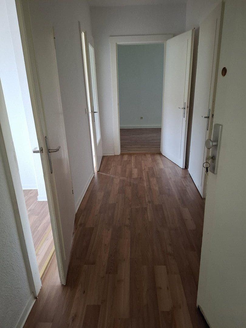 Prenájom bytu 3-izbový 64 m², Marxstr. 5, Seifhennersdorf, Sasko Prenájom bytu 3-izbový 64 m², Marxstr. 5, Seifhennersdorf, Sasko