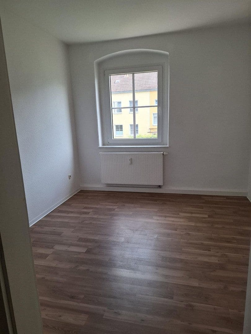 Prenájom bytu 3-izbový 64 m², Marxstr. 5, Seifhennersdorf, Sasko Prenájom bytu 3-izbový 64 m², Marxstr. 5, Seifhennersdorf, Sasko