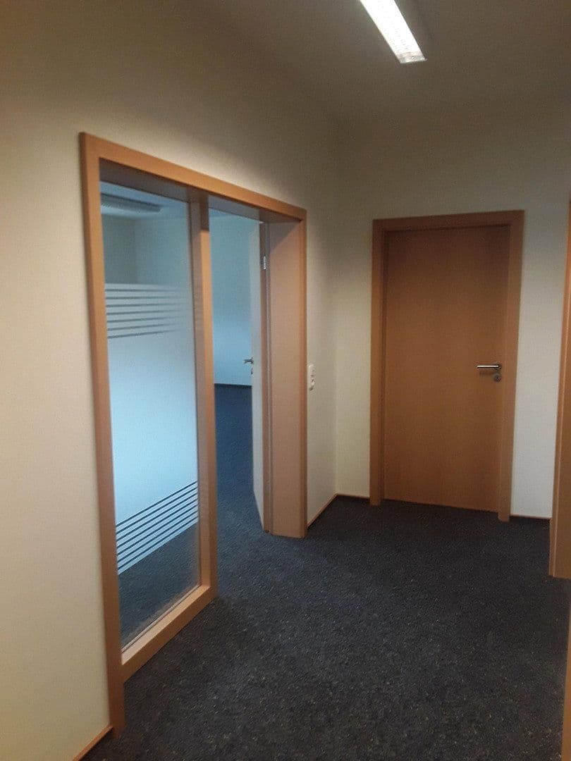 Prenájom kancelárie 258 m², Südbrookmerland, Dolné Sasko Prenájom kancelárie 258 m², Südbrookmerland, Dolné Sasko