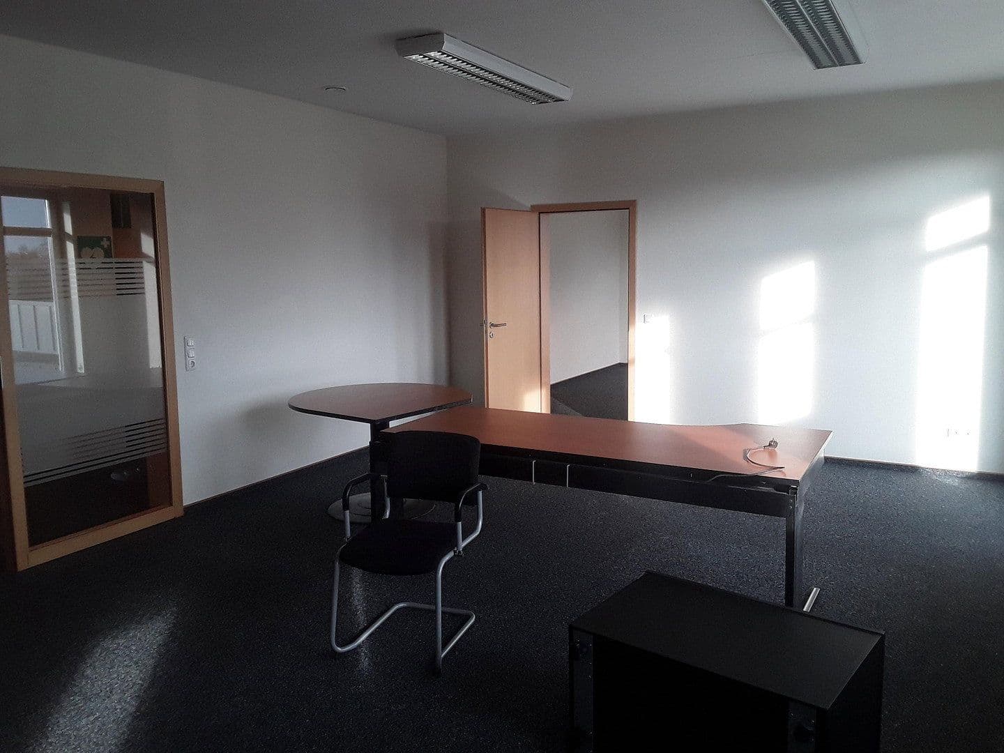 Prenájom kancelárie 258 m², Südbrookmerland, Dolné Sasko Prenájom kancelárie 258 m², Südbrookmerland, Dolné Sasko