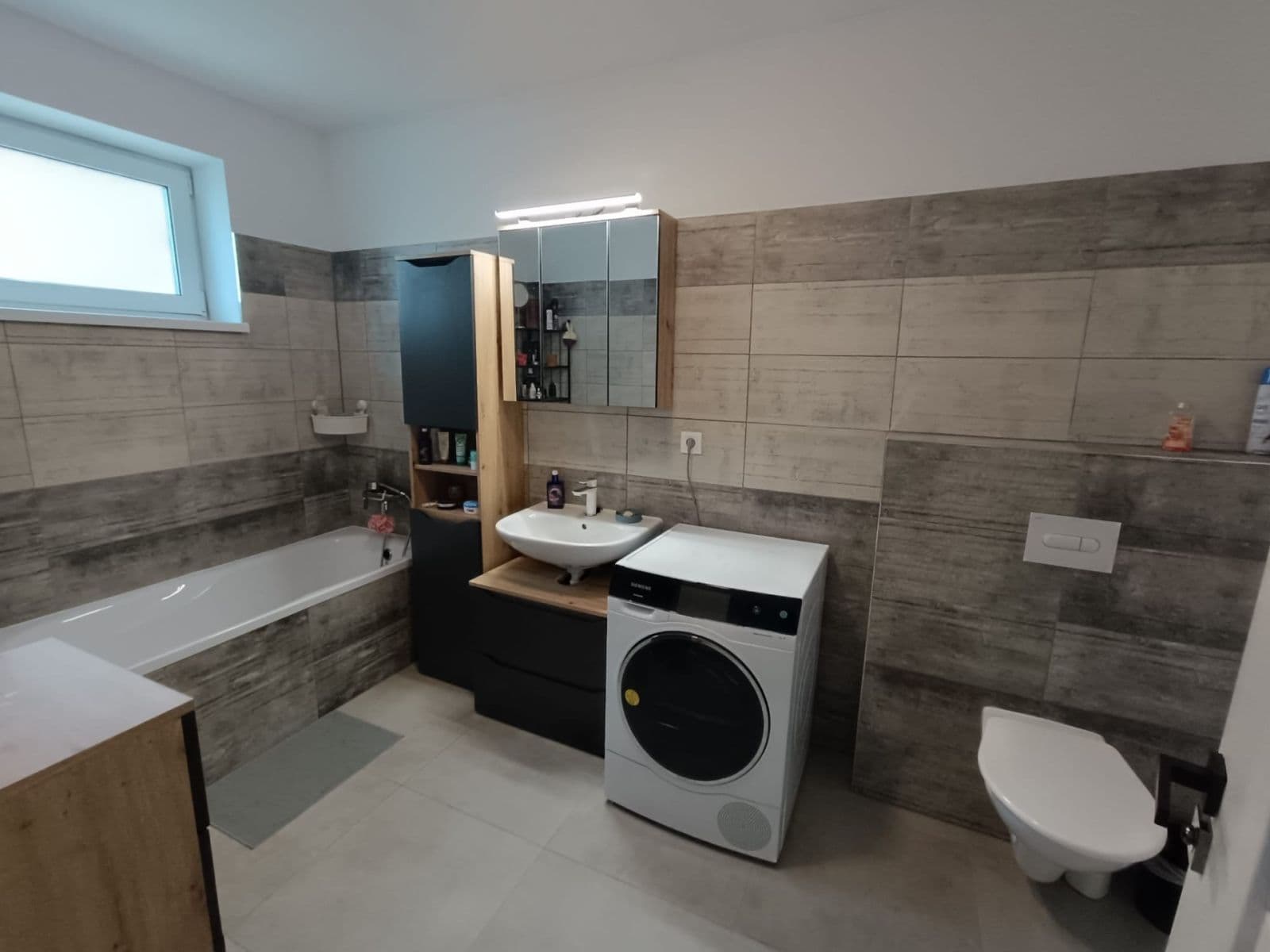 Predaj bytu 3-izbový 140 m², Janíky, Trnavský kraj Predaj bytu 3-izbový 140 m², Janíky, Trnavský kraj