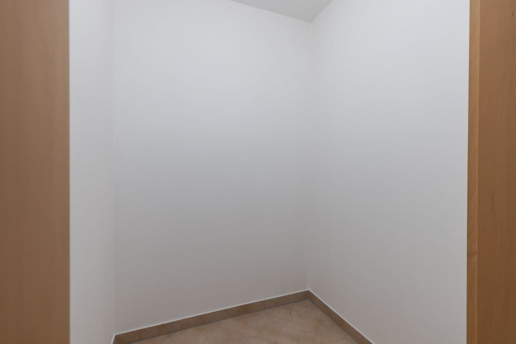 Prenájom bytu 2-izbový 49 m², Na Výrovně, Praha, Praha Prenájom bytu 2-izbový 49 m², Na Výrovně, Praha, Praha
