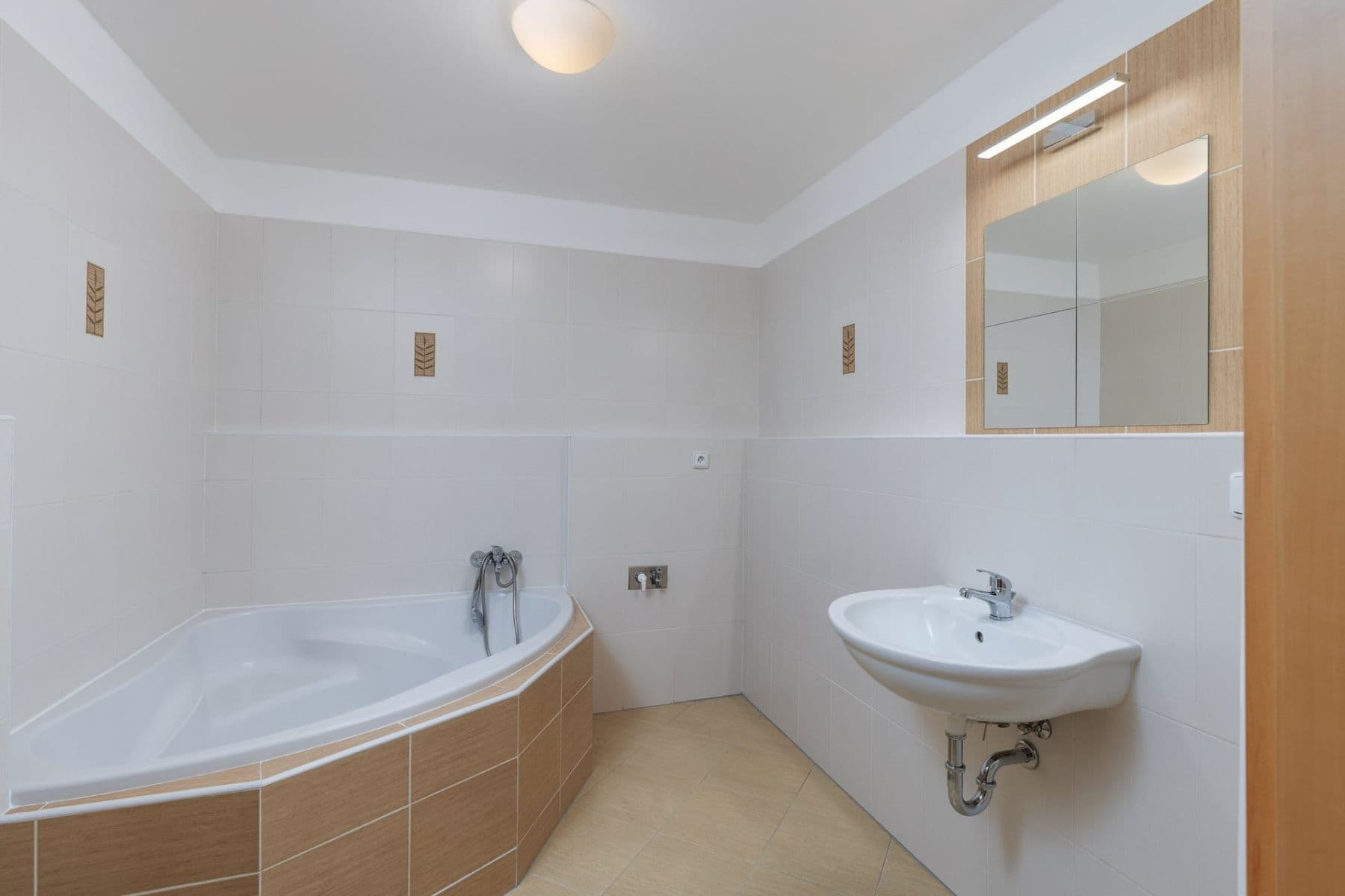 Prenájom bytu 2-izbový 49 m², Na Výrovně, Praha, Praha Prenájom bytu 2-izbový 49 m², Na Výrovně, Praha, Praha
