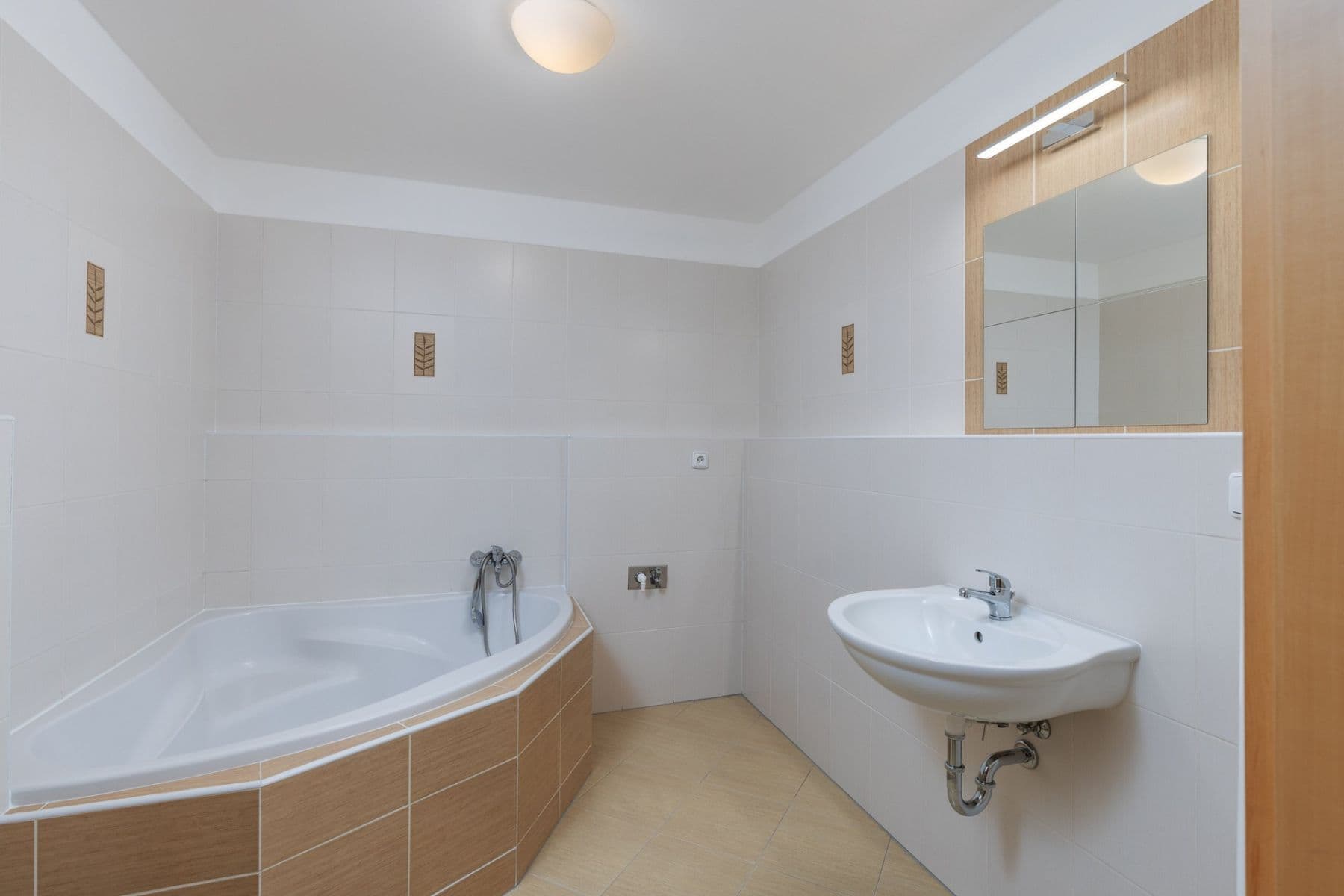 Prenájom bytu 2-izbový 49 m², Na Výrovně, Praha, Praha Prenájom bytu 2-izbový 49 m², Na Výrovně, Praha, Praha