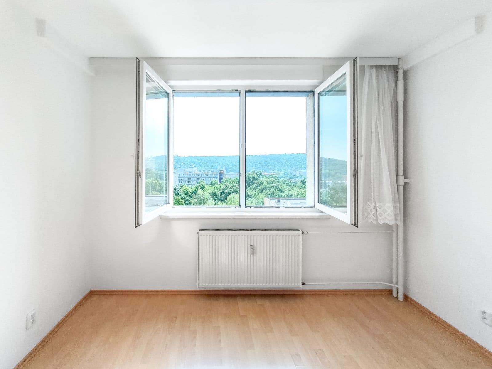 Prenájom bytu 2-izbový 40 m², Štúrova, Praha, Praha Prenájom bytu 2-izbový 40 m², Štúrova, Praha, Praha