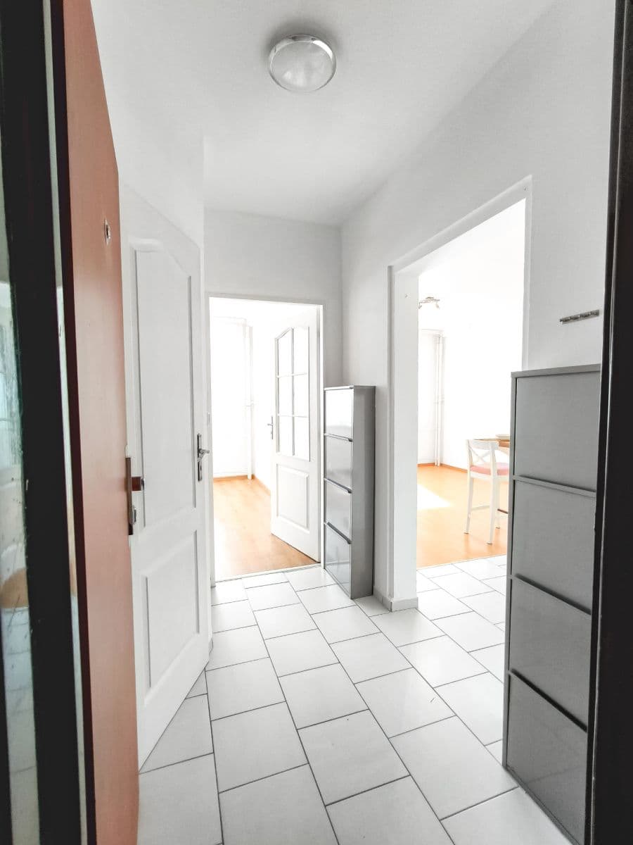 Prenájom bytu 2-izbový 40 m², Štúrova, Praha, Praha Prenájom bytu 2-izbový 40 m², Štúrova, Praha, Praha