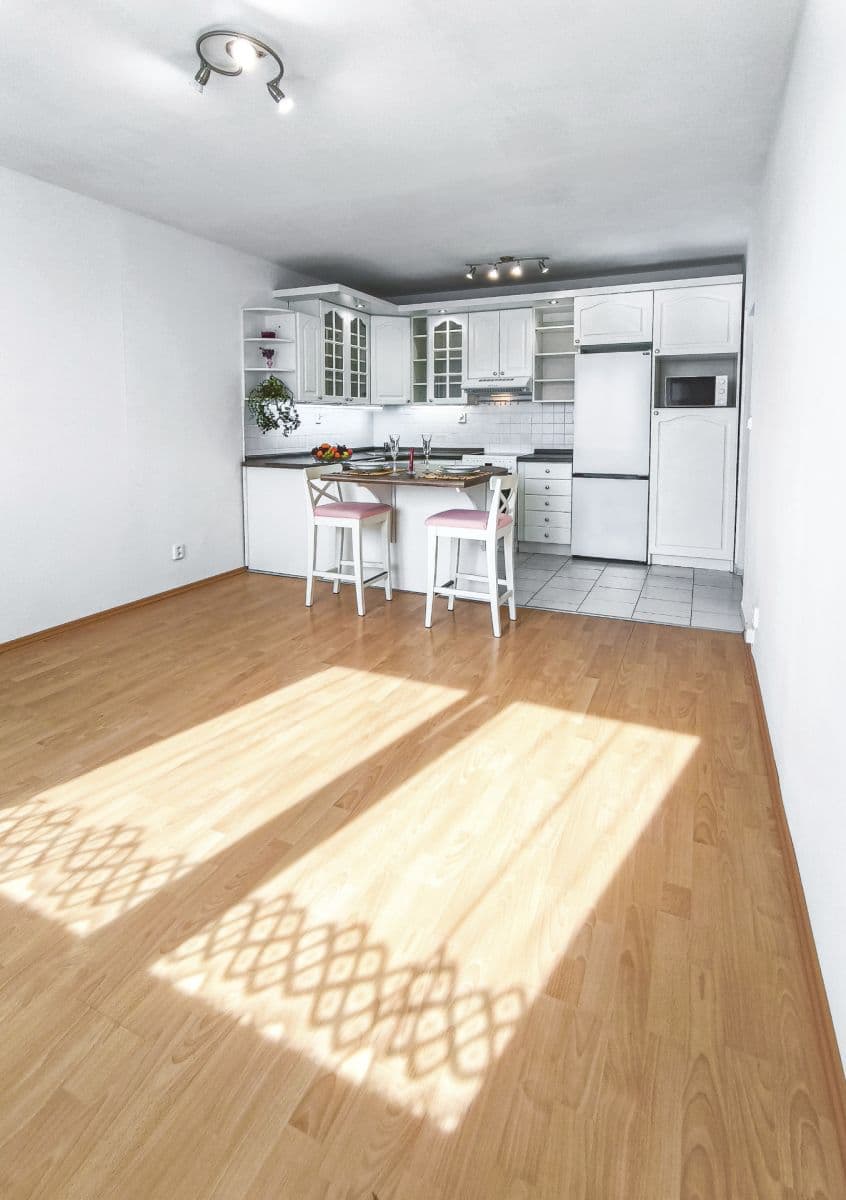 Prenájom bytu 2-izbový 40 m², Štúrova, Praha, Praha Prenájom bytu 2-izbový 40 m², Štúrova, Praha, Praha