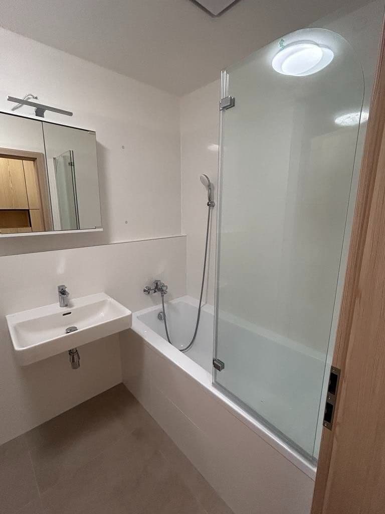 Prenájom bytu 1-izbový 33 m², Gajdošova, Brno, Jihomoravský kraj Prenájom bytu 1-izbový 33 m², Gajdošova, Brno, Jihomoravský kraj