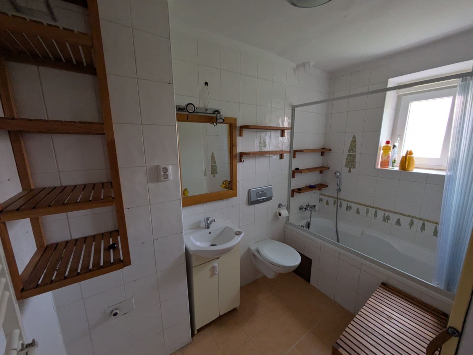 Prenájom bytu 3-izbový 58 m², Týnec nad Sázavou, Středočeský kraj Prenájom bytu 3-izbový 58 m², Týnec nad Sázavou, Středočeský kraj