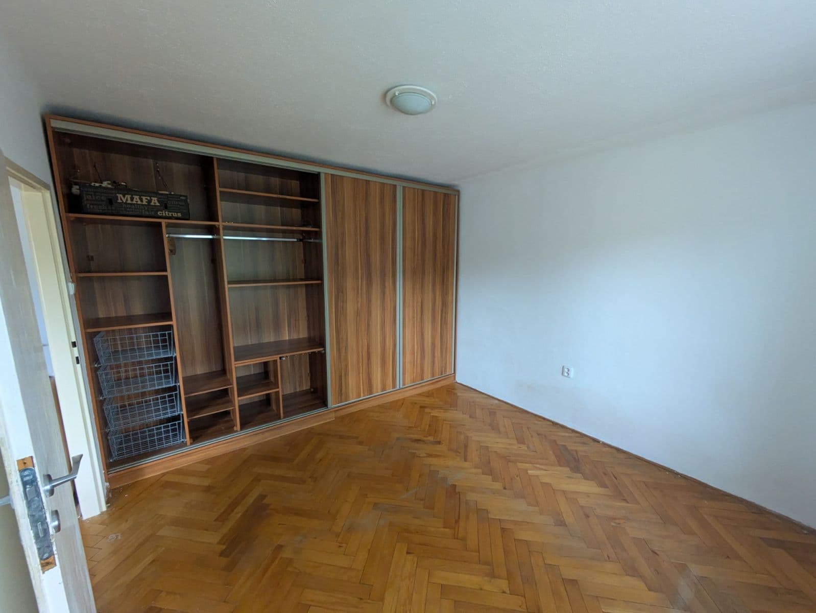 Prenájom bytu 3-izbový 58 m², Týnec nad Sázavou, Středočeský kraj Prenájom bytu 3-izbový 58 m², Týnec nad Sázavou, Středočeský kraj
