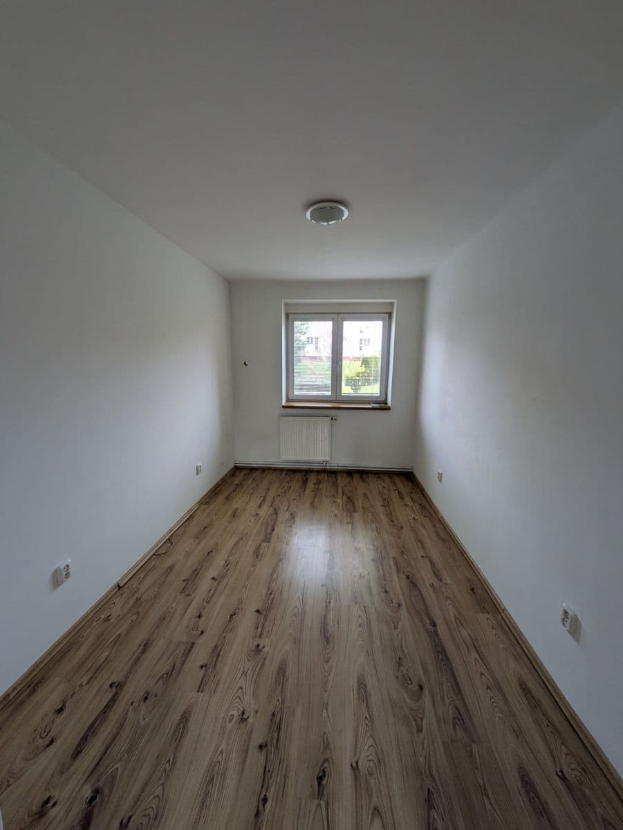 Prenájom bytu 3-izbový 58 m², Týnec nad Sázavou, Středočeský kraj Prenájom bytu 3-izbový 58 m², Týnec nad Sázavou, Středočeský kraj