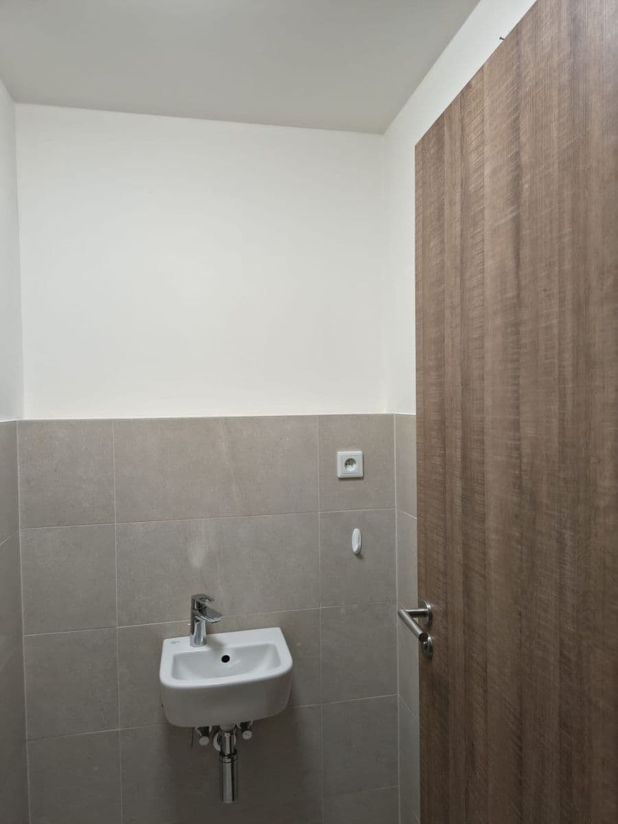 Prenájom bytu 2-izbový 71 m², Dagmar Burešové, Praha, Praha Prenájom bytu 2-izbový 71 m², Dagmar Burešové, Praha, Praha