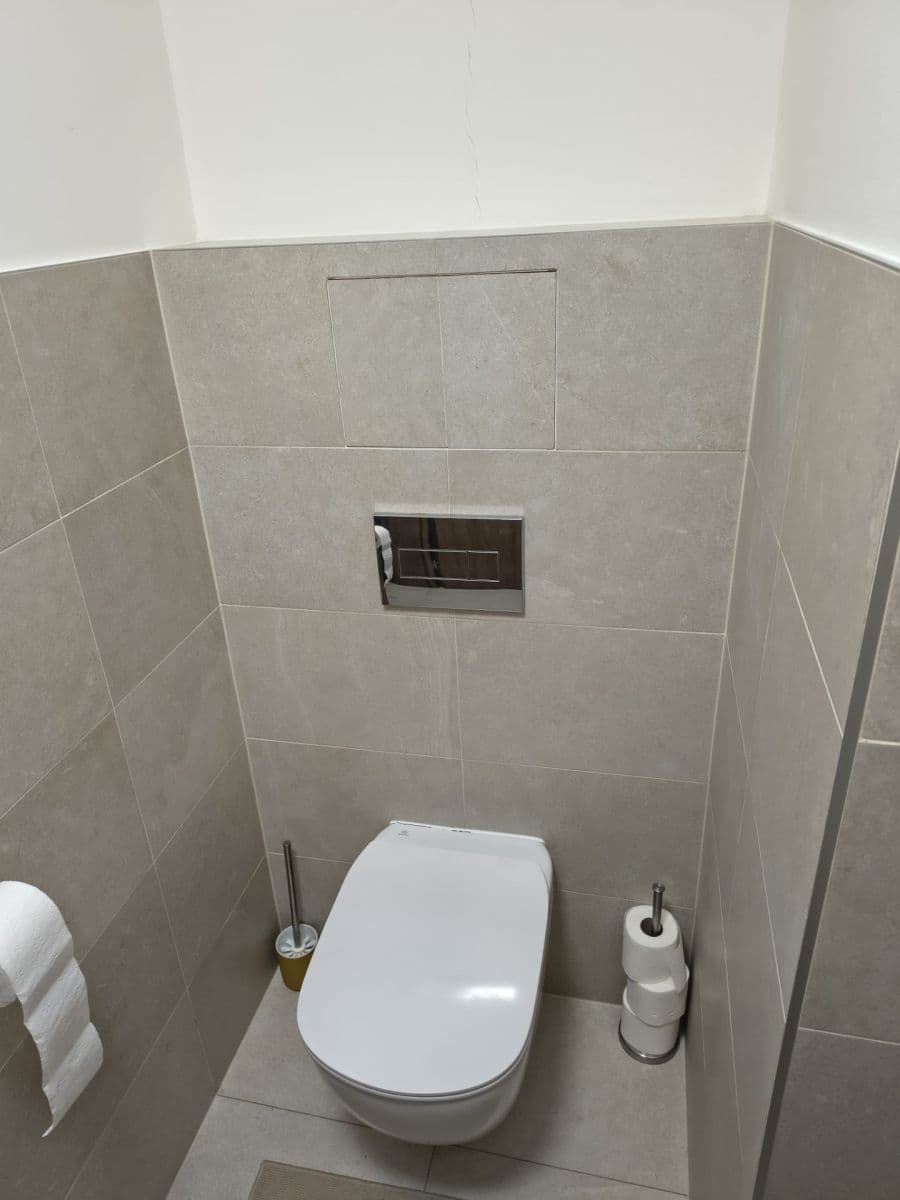 Prenájom bytu 2-izbový 71 m², Dagmar Burešové, Praha, Praha Prenájom bytu 2-izbový 71 m², Dagmar Burešové, Praha, Praha