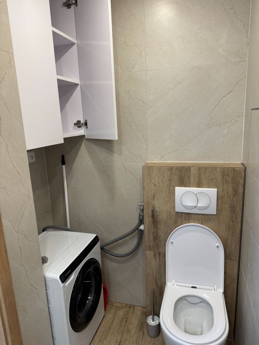 Prenájom bytu 1-izbový 30 m², Mazurská, Praha, Praha Prenájom bytu 1-izbový 30 m², Mazurská, Praha, Praha