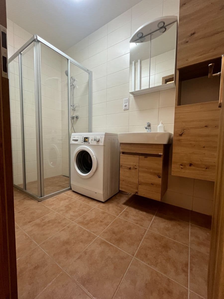 Prenájom bytu 2-izbový 50 m², Bendlova, Česká Lípa, Liberecký kraj Prenájom bytu 2-izbový 50 m², Bendlova, Česká Lípa, Liberecký kraj