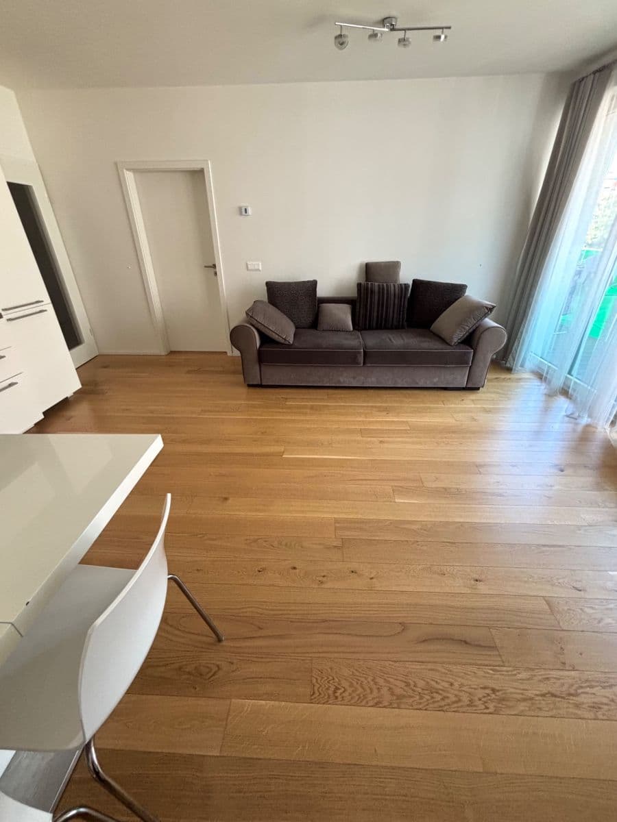Prenájom bytu 2-izbový 53 m², Archangelská, Praha, Praha Prenájom bytu 2-izbový 53 m², Archangelská, Praha, Praha