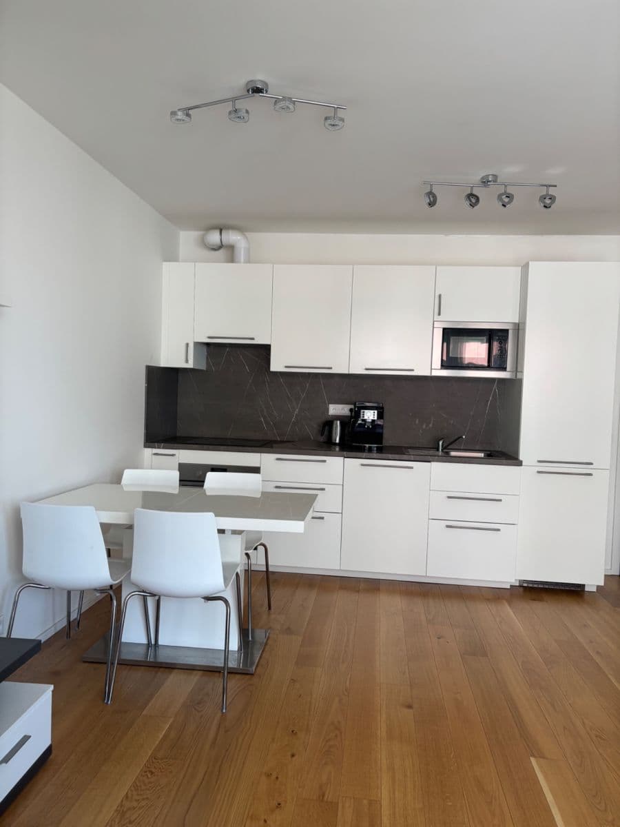 Prenájom bytu 2-izbový 53 m², Archangelská, Praha, Praha Prenájom bytu 2-izbový 53 m², Archangelská, Praha, Praha