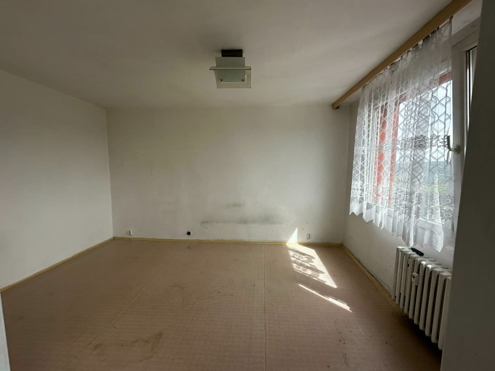 Predaj bytu 1-izbový 33 m², Kmochova, Ústí nad Labem, Ústecký kraj Predaj bytu 1-izbový 33 m², Kmochova, Ústí nad Labem, Ústecký kraj