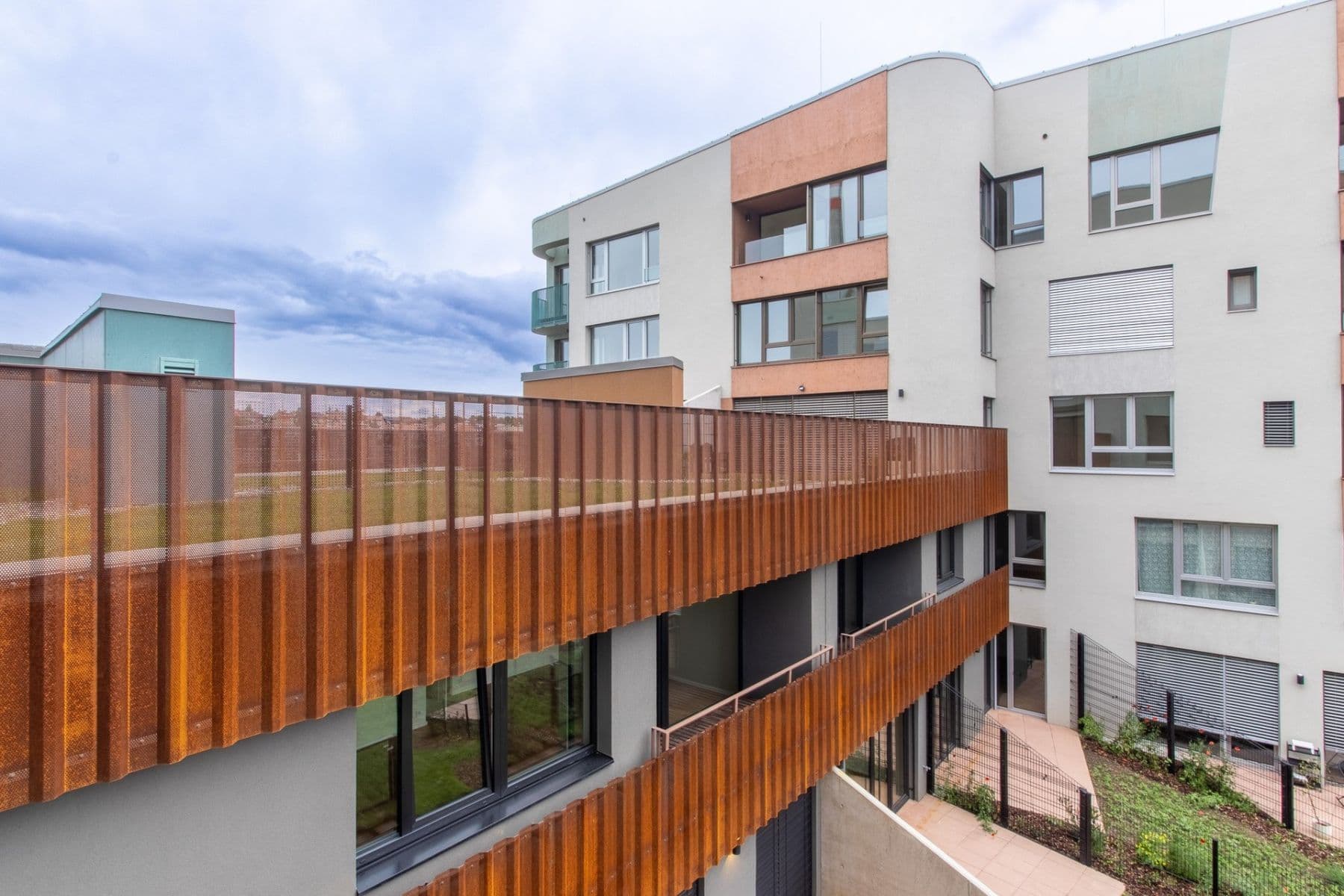 Prenájom bytu 1-izbový 37 m², U Komína, Praha, Praha Prenájom bytu 1-izbový 37 m², U Komína, Praha, Praha