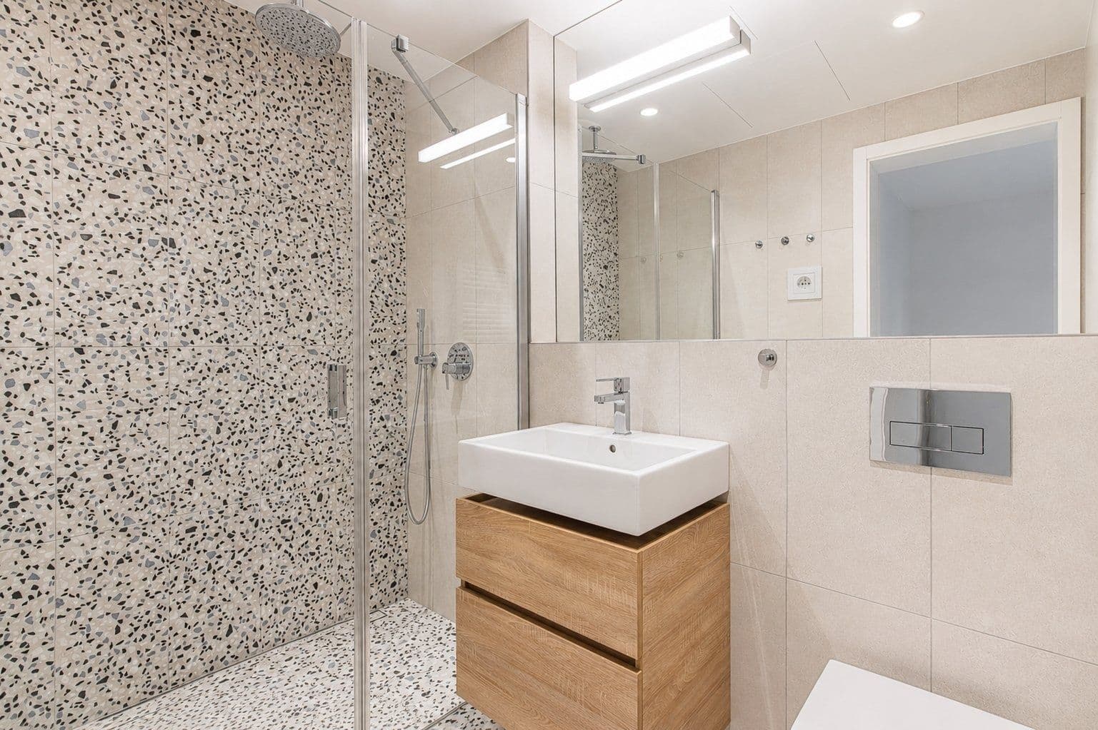 Prenájom bytu 1-izbový 37 m², U Komína, Praha, Praha Prenájom bytu 1-izbový 37 m², U Komína, Praha, Praha