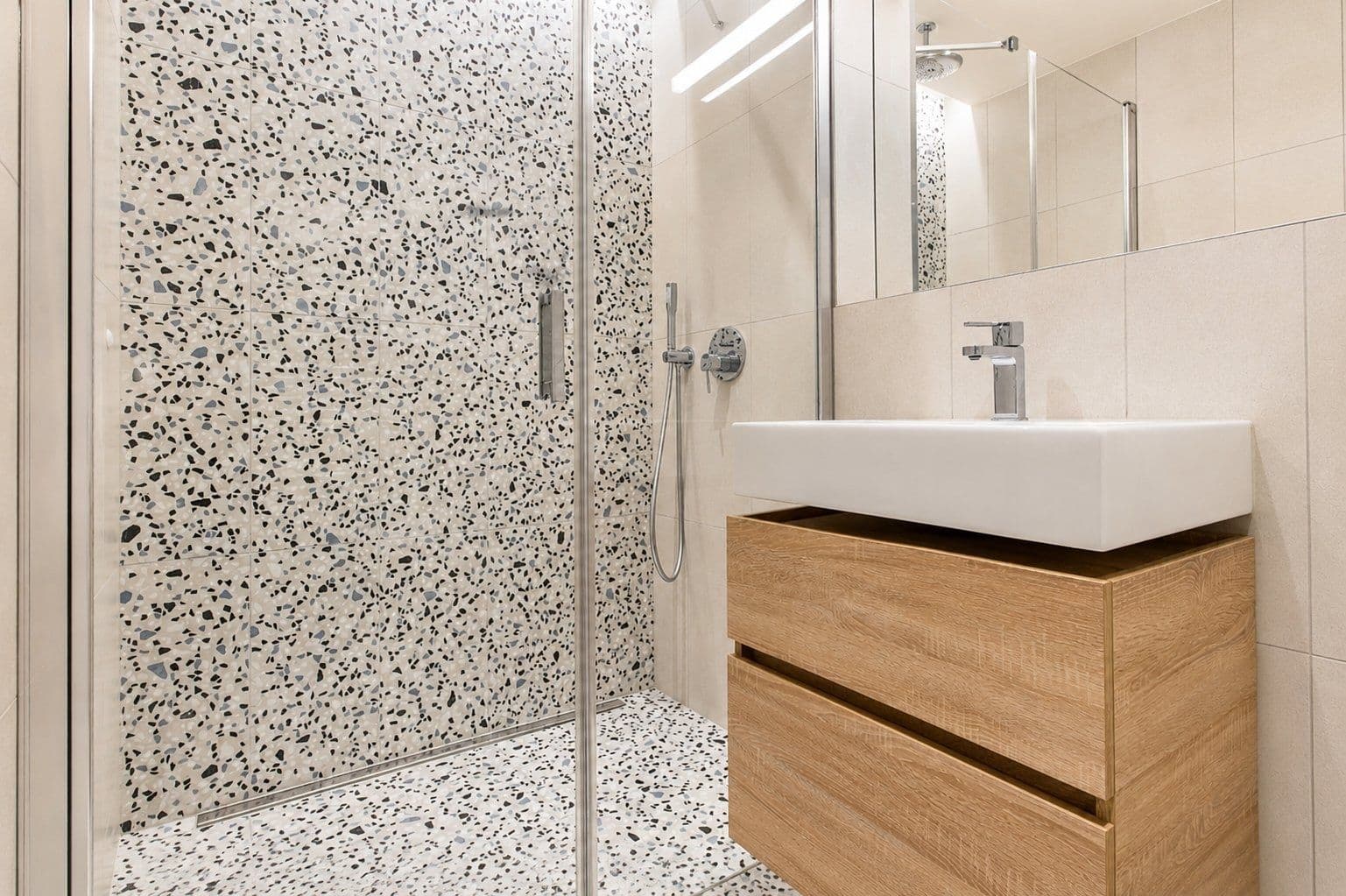 Prenájom bytu 1-izbový 37 m², U Komína, Praha, Praha Prenájom bytu 1-izbový 37 m², U Komína, Praha, Praha