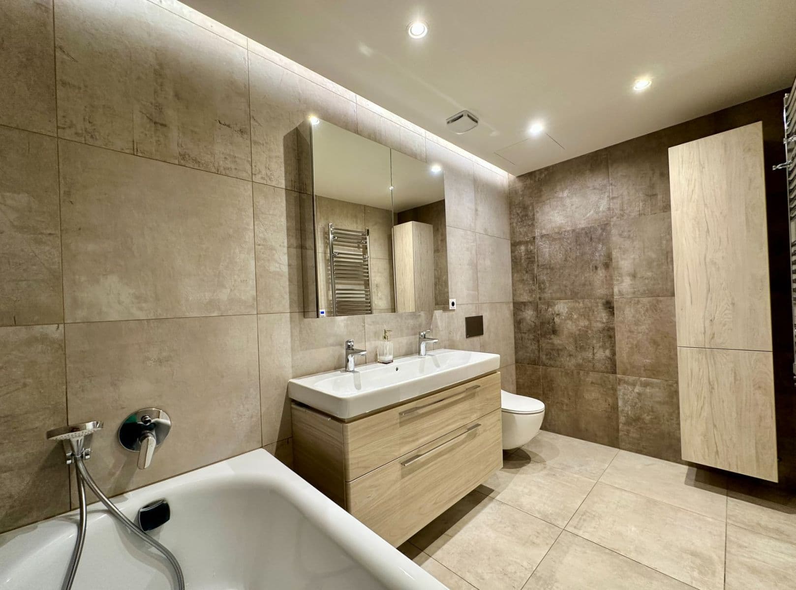 Predaj bytu 3-izbový 97 m², Nesvadbova, Praha, Praha Predaj bytu 3-izbový 97 m², Nesvadbova, Praha, Praha