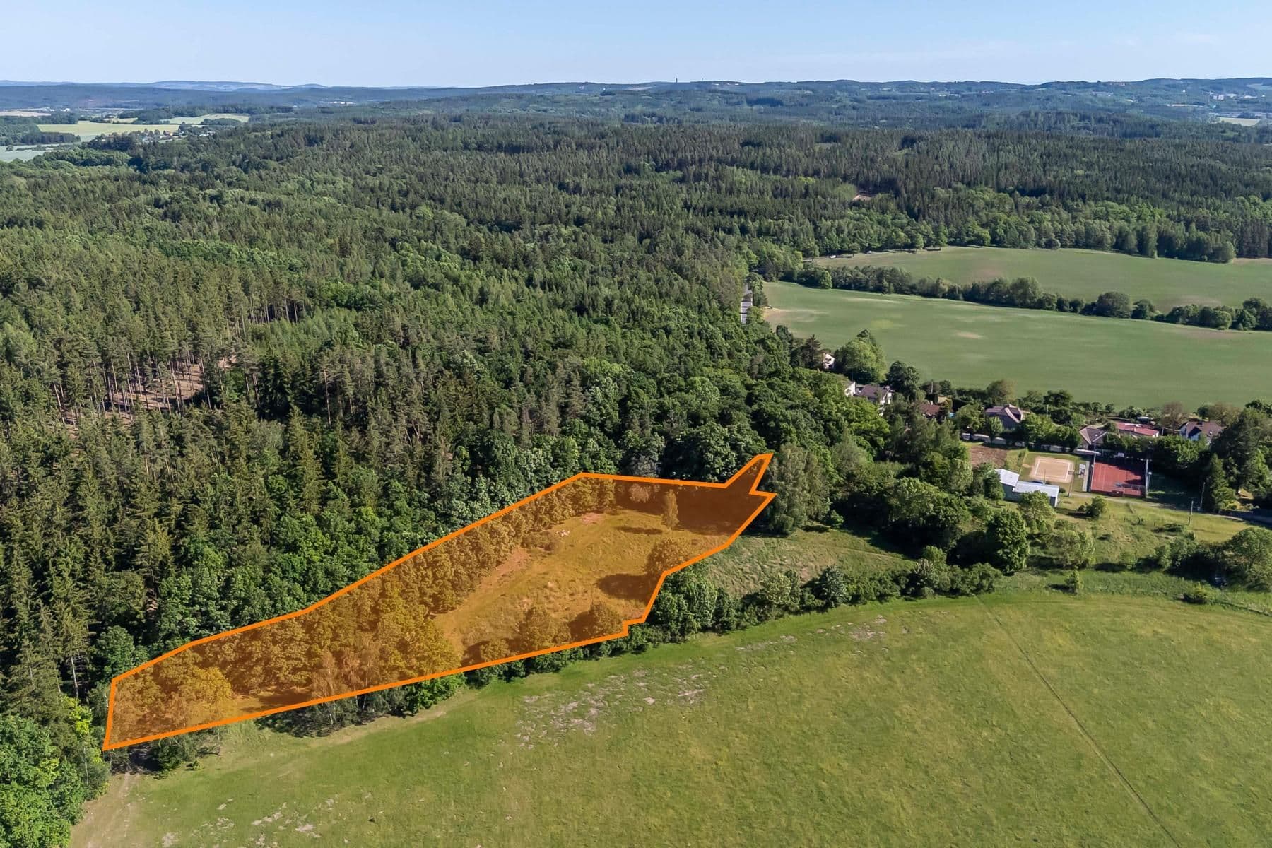 Predaj pozemku 4.612 m², Hluboš, Středočeský kraj Predaj pozemku 4.612 m², Hluboš, Středočeský kraj