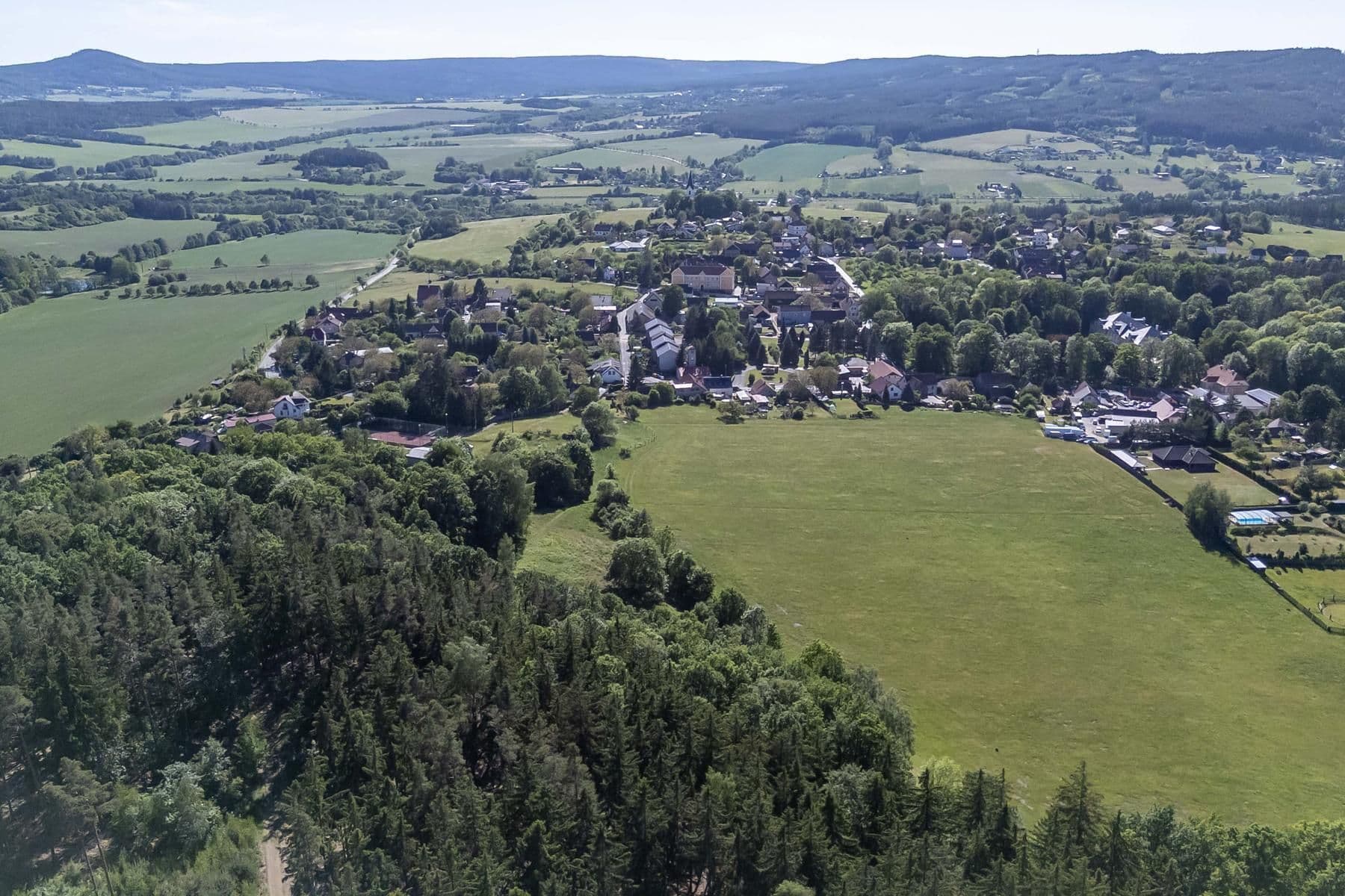 Predaj pozemku 4.612 m², Hluboš, Středočeský kraj Predaj pozemku 4.612 m², Hluboš, Středočeský kraj