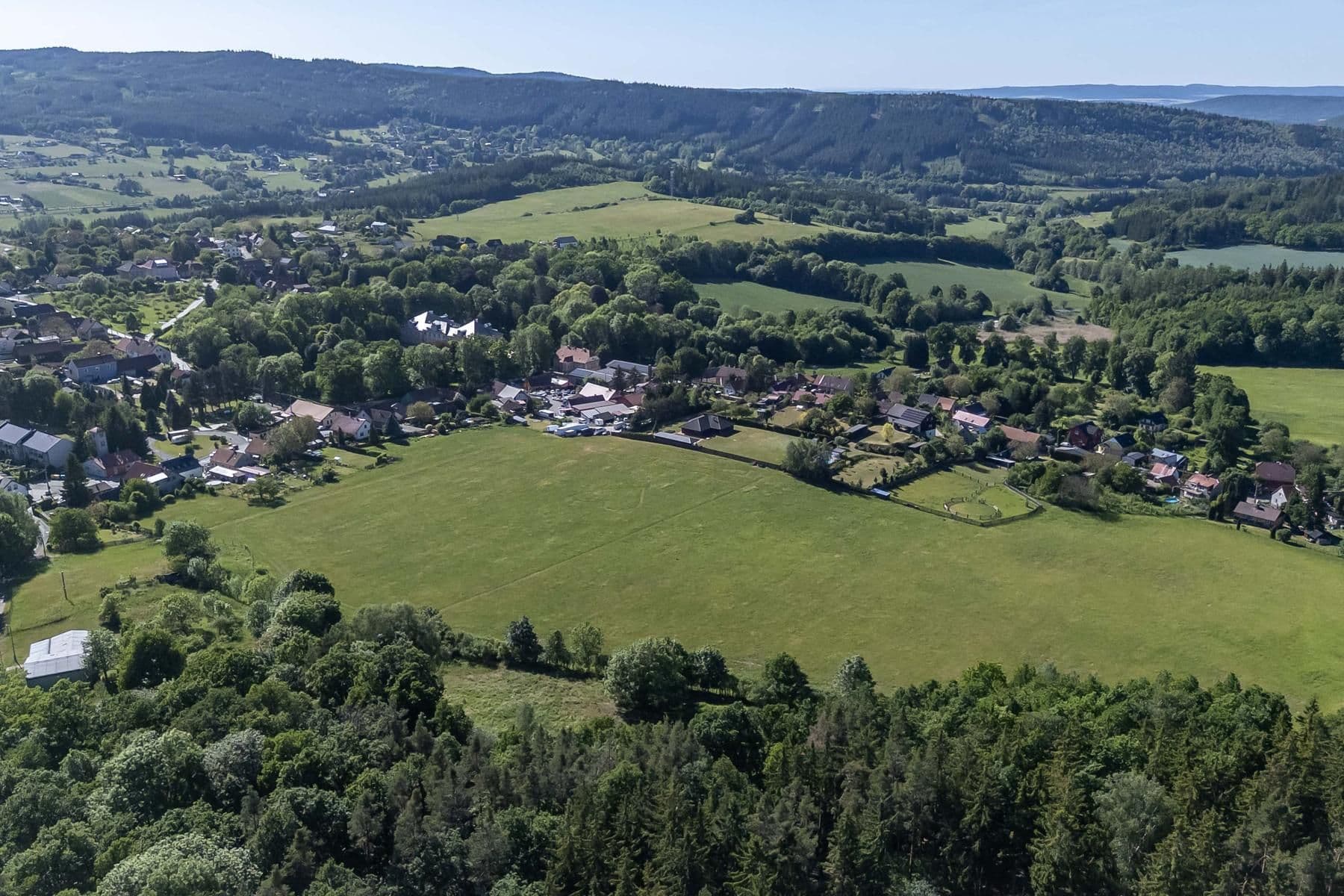 Predaj pozemku 4.612 m², Hluboš, Středočeský kraj Predaj pozemku 4.612 m², Hluboš, Středočeský kraj