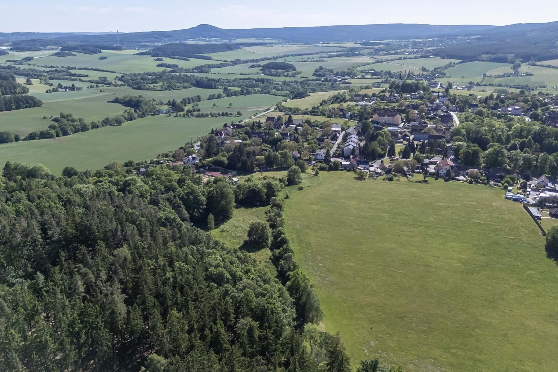 Predaj pozemku 4.612 m², Hluboš, Středočeský kraj Predaj pozemku 4.612 m², Hluboš, Středočeský kraj