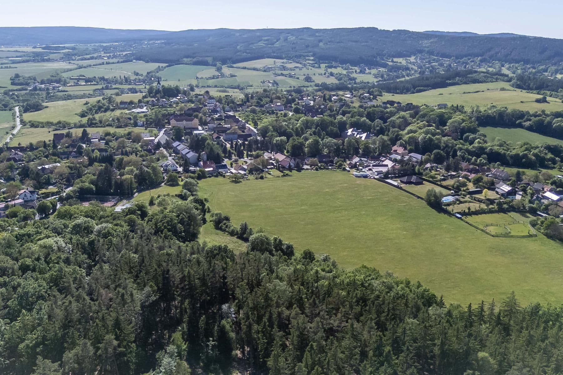 Predaj pozemku 4.612 m², Hluboš, Středočeský kraj Predaj pozemku 4.612 m², Hluboš, Středočeský kraj
