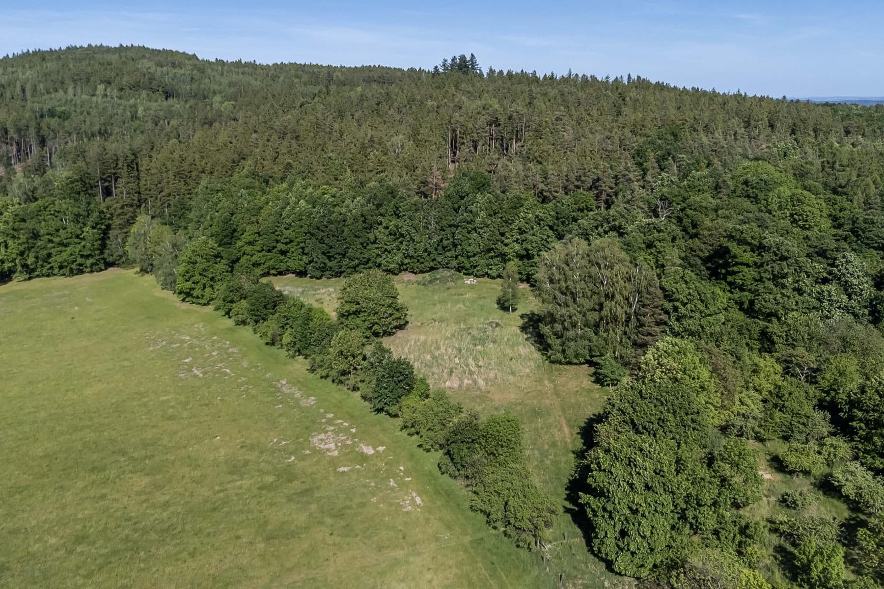 Predaj pozemku 4.612 m², Hluboš, Středočeský kraj Predaj pozemku 4.612 m², Hluboš, Středočeský kraj
